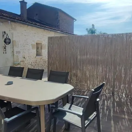 Maison 180m2 4 Et Mezzanine Au Calme Proche Futuroscope Et Aquascope Сasa de vacaciones *