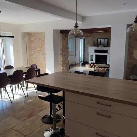 Сasa de vacaciones Maison 180m2 4 Et Mezzanine Au Calme Proche Futuroscope Et Aquascope *