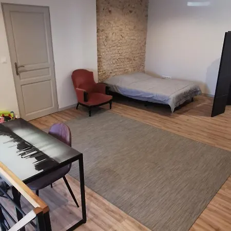 Сasa de vacaciones Maison 180m2 4 Et Mezzanine Au Calme Proche Futuroscope Et Aquascope *